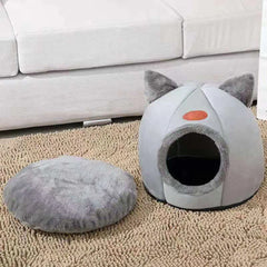 Cozy Cat Bed with Ears – Warm, Soft & Washable for All Cat Sizes.